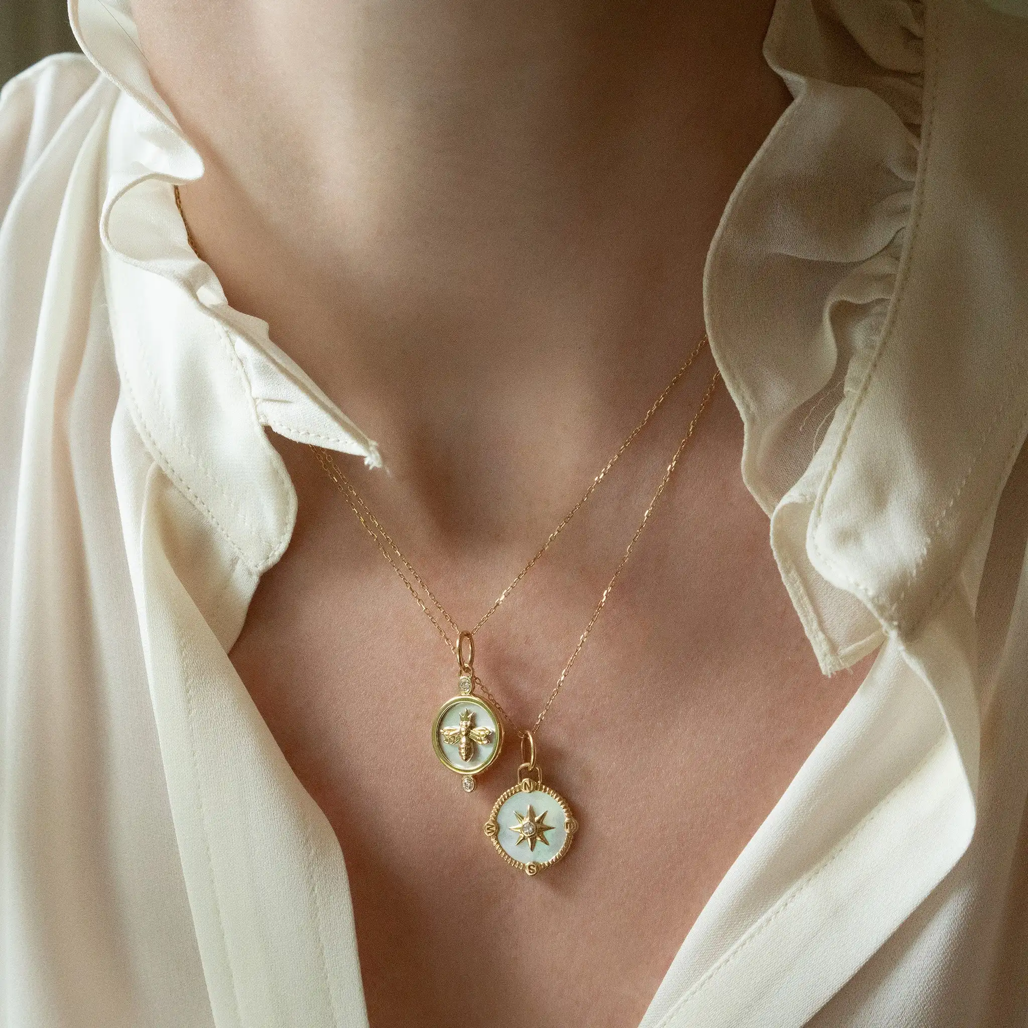 Weiße achteckige Stern-Schlüsselbein-Halskette aus Edelstahl, runde Damen-Halskette, geeignet für Damen-Partygeschenke Image