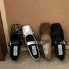 Frauen Karree Schuhe Neue Stil Luxus Bogen Wohnungen Damen Ballett Silber Gürtel Schnalle Schuhe Elegante Mode Mary Jane Schuhe