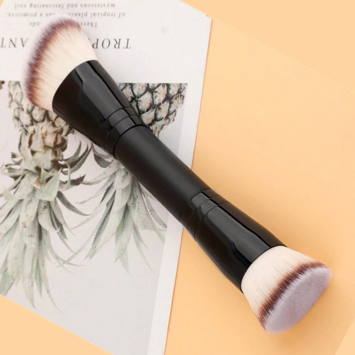 Pennello per trucco viso, un pennello per trucco portatile multifunzionale a doppia testa, pennello per fondotinta, pennello per contorno, pennello per cipria sciolto, pennello per fard, pennello per