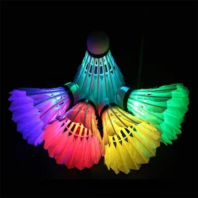 LED Badminton Shuttlecock Colourful Shuttlecock Glow in The Dark Badminton Feather Light Up Shuttlecock for Indoor Outdoor(Color