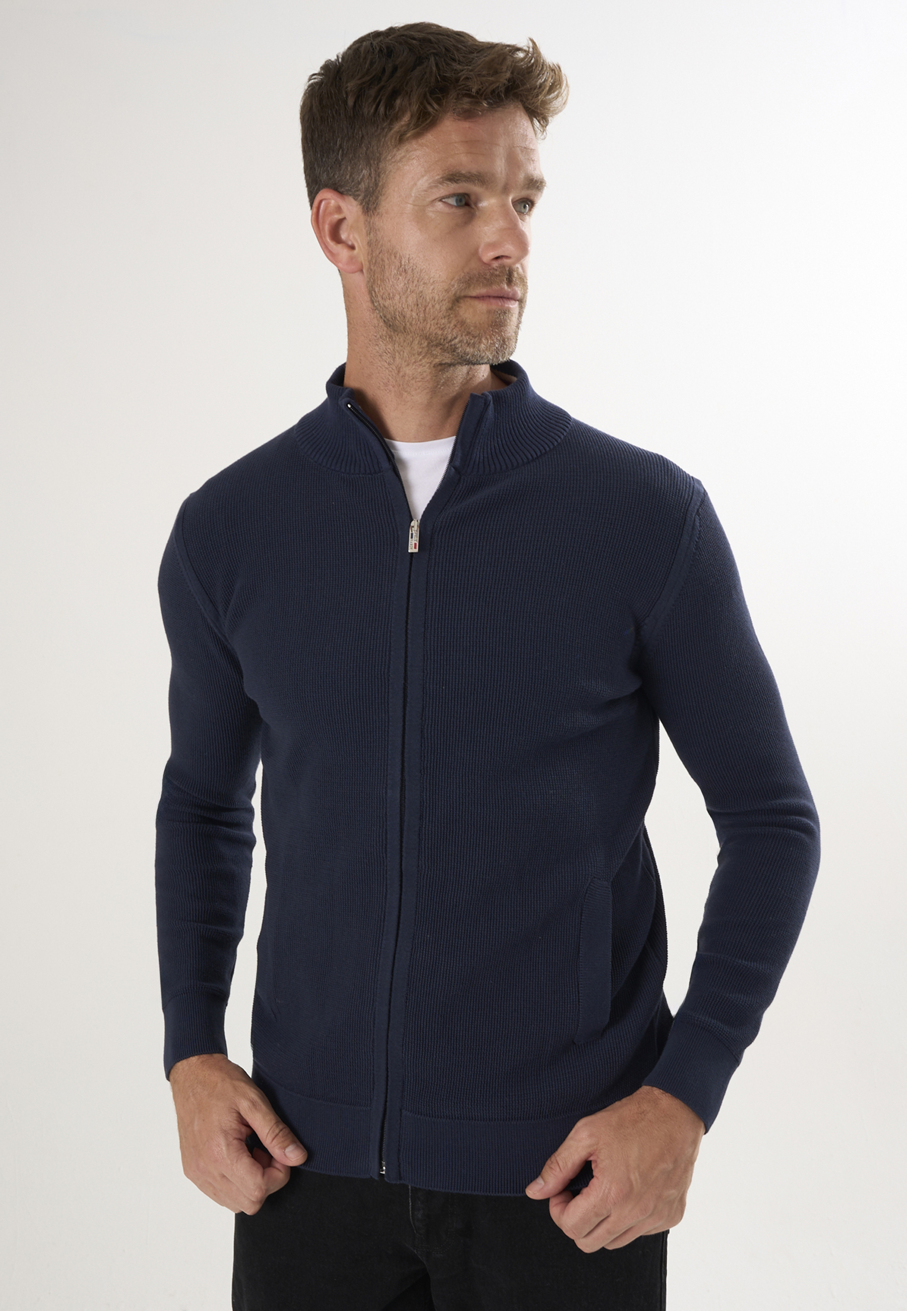 Strickjacke Strickjacke Mit Durchgehendem Reißverschluss Image