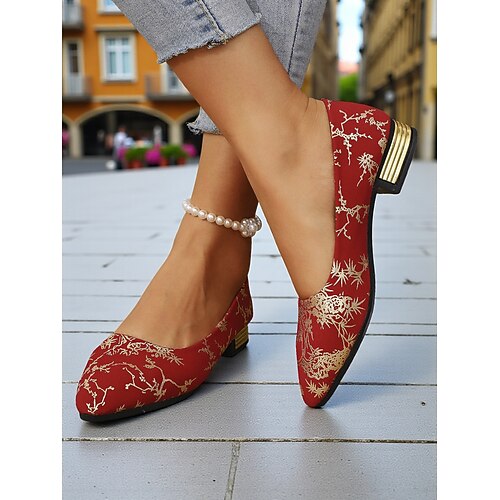 Bunte Damen-Ballerinas mit Blumenmuster und niedrigem Absatz und metallischem Akzent – bequeme Schuhe im künstlerischen Vintage-Stil für herbstliche Streetwear und Stadtbummel Image