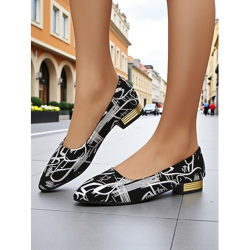 Bunte Damen-Ballerinas mit Blumenmuster und niedrigem Absatz und metallischem Akzent – bequeme Schuhe im künstlerischen Vintage-Stil für herbstliche Streetwear und Stadtbummel Image