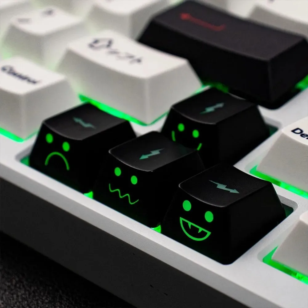 Niedliches Emo-Tastenkappen-Set WASD Pfeil-Richtungstasten, schwarze Hintergrundbeleuchtung, Breitseite, Beleuchtungstastenkappe für mechanische Tastatur für MX Switch Image