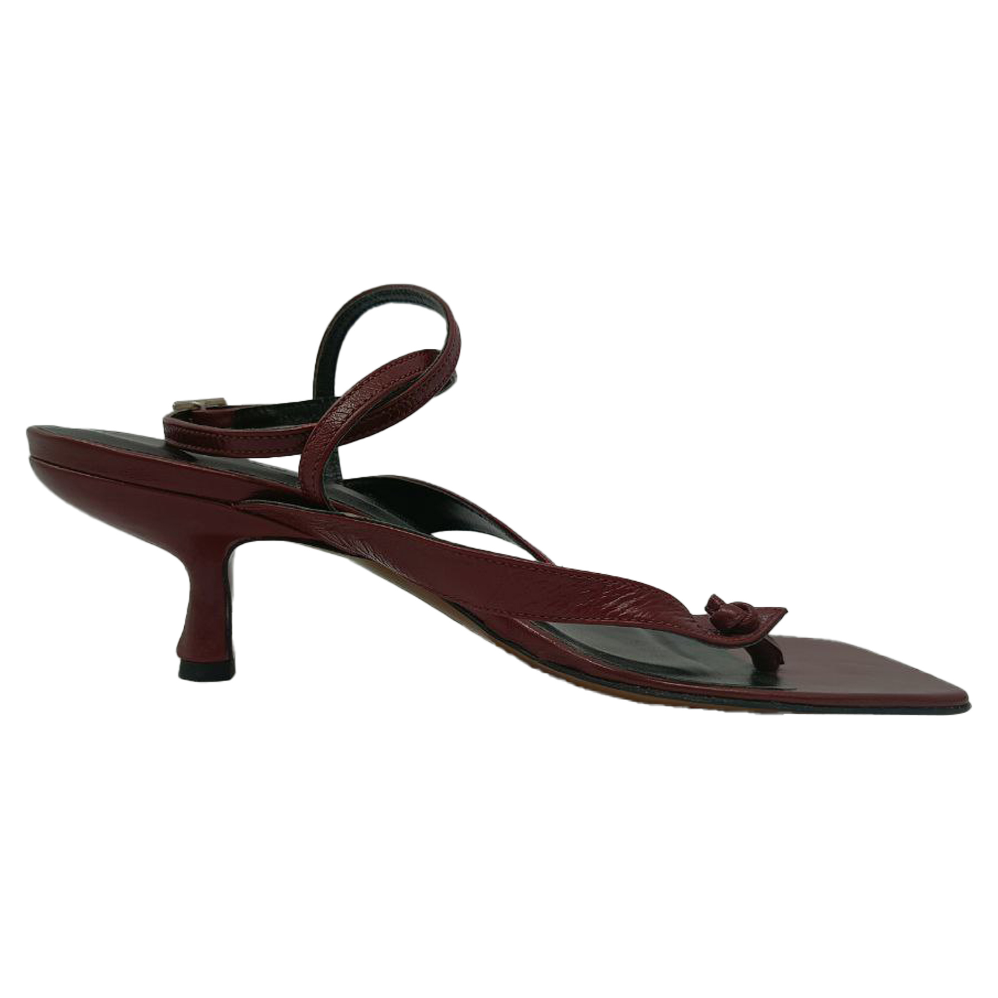 By Far – Zehentrenner-Sandalen mit Kitten-Heel-Absatz aus burgunderrotem Leder