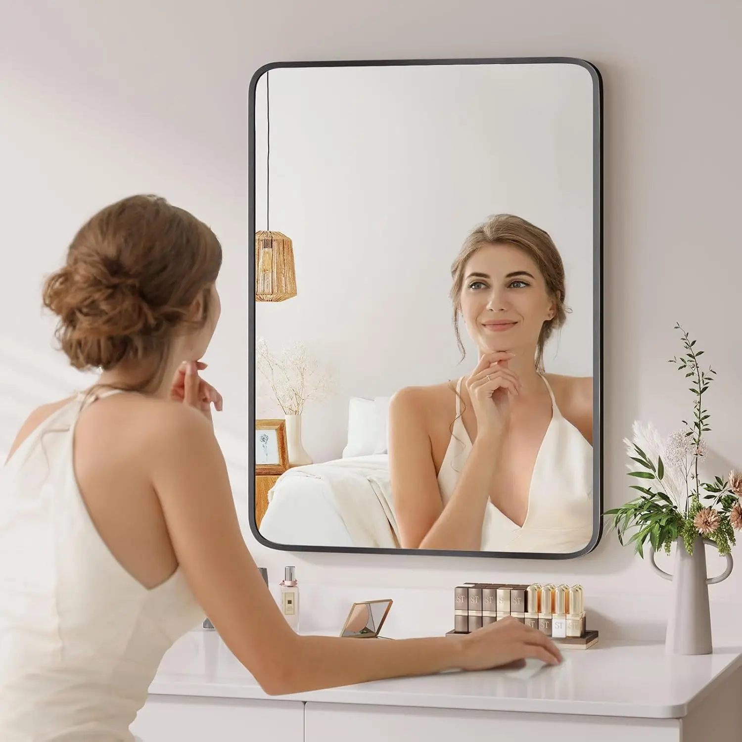 Wandspiegel 90 x 60 cm, Badezimmerspiegel, Schminkspiegel, gehärtetes Glas, tiefer Rahmen, schwarz