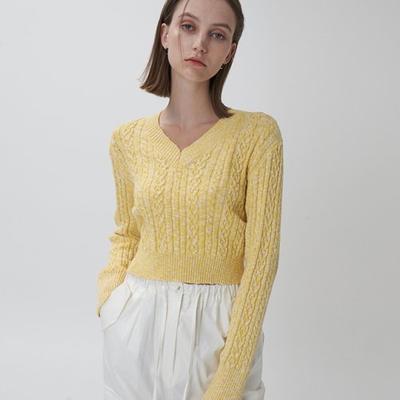 nain Retro Classic Cable V-Neck Knit