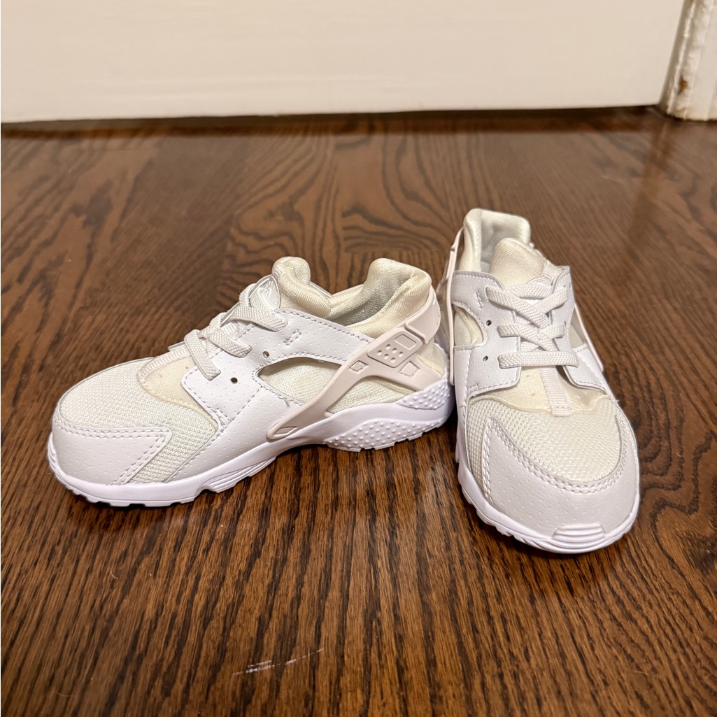 Nike Shoes | Baby Nike Huarache Nike Kids Cream&White Sneakers | Color: Cream | Size: 10c