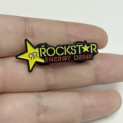 Rockstar Energy Drink Logo Emaille Pin Abzeichen Beschleunigen Sie die Genesungszeit, lindert Müdigkeit, kreative Brosche, Hut, Rucksack, Zubehör
