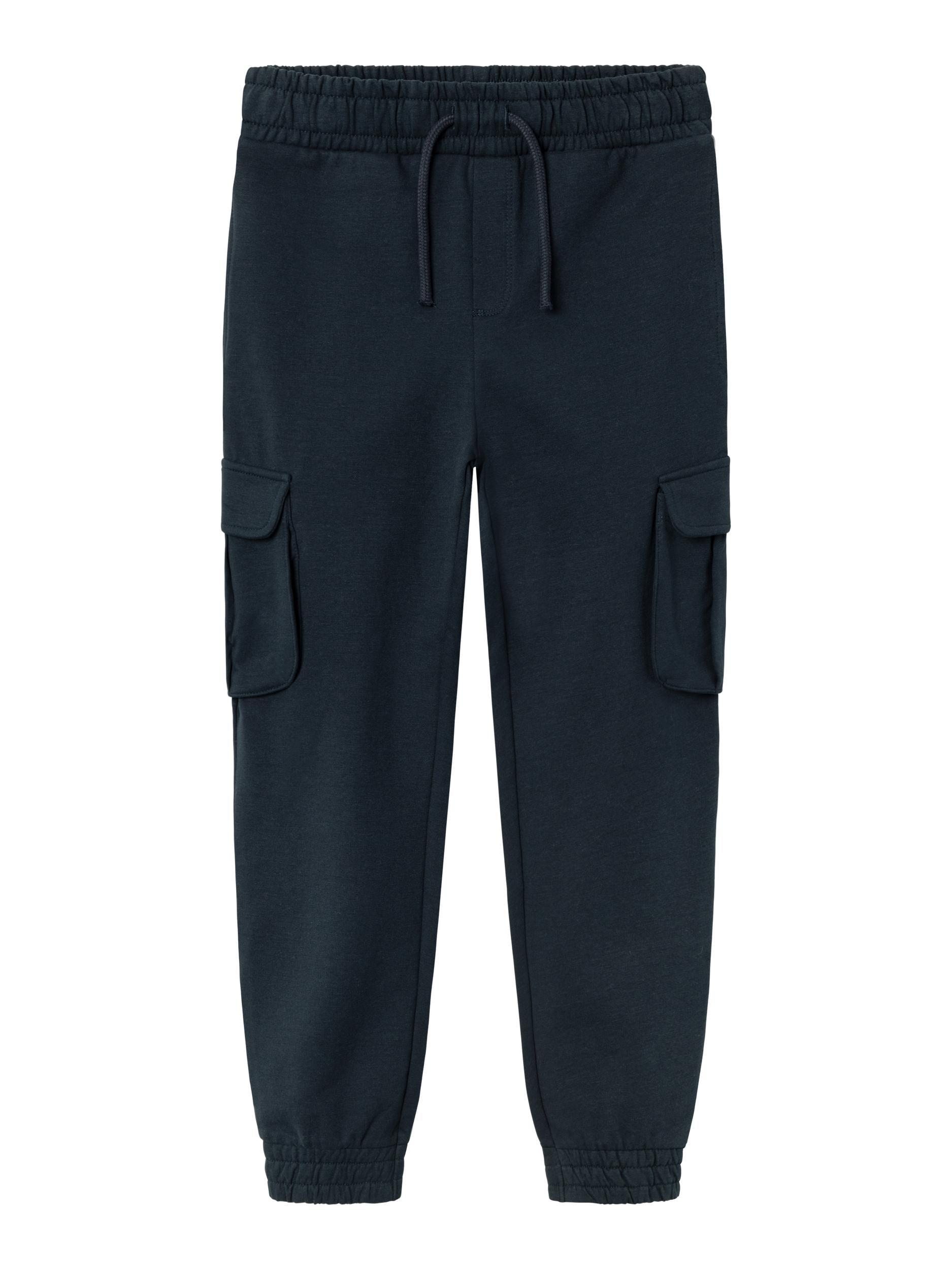 Sweathose NAME IT "NKMOLLIE CARGO PANT BRU NOOS", Jungen, Gr. 116, N-Gr, blau (schwarz sapphire), Sweatware, Obermaterial: 60% Baumwolle, 40% Polyester, unifarben, loose fit normal, Hosen Image