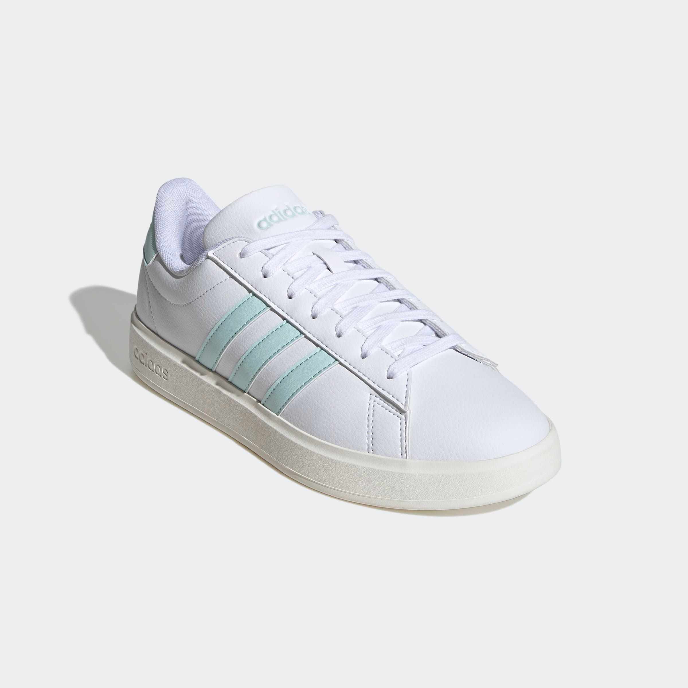 Sneaker ADIDAS SPORTSWEAR "GRAND COURT CLOUDFOAM LIFESTYLE COURT COMFORT", Damen, Gr. 37, weiß (cloud weiß, halo mint, core weiß), Synthetik, Schuhe Sneaker, Design auf den Spuren des adidas Superstar