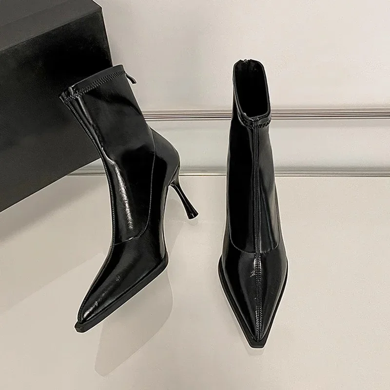 Kurze Stiefel mit hohem Absatz für Damen, 2025, neue spitze Zehen, Damenmode, dünne Stiefel, sexy einfarbig, Stiletto-Frau, kausale Stiefeletten
