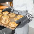 Guanti da forno in silicone durevoli da 2 pezzi Guanti da forno estesi antiscivolo Guanti antiscottatura ispessiti resistenti al calore BBQ