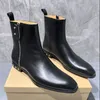 Kurze Stiefel aus schwarzem Leder für Herren, Nieten, verziert, klobiger Absatz, quadratische Zehenpartie, Reißverschluss hinten, Boote, männlich, Größe 39–49, reife Schuhe, 2025