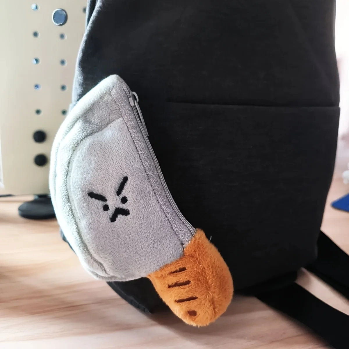 Niedlicher verspielter Kontrast-Küchenmesser-Plüsch-Geldbörsen-Anhänger, lustiges Stressabbau-Werkzeug, tragbarer Anhänger, Aufbewahrung mit doppeltem Verwendungszweck Image