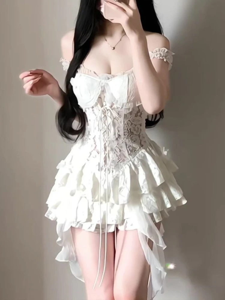 Abito sottoveste in pizzo bianco vintage francese Abito estivo da donna con spalle scoperte Abito intero sexy Abiti da fata dal design chic femminile 2025 Nuovo