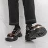 Männer höhenvergrößernde Business-Derby-Schuhe schwarz braun Männer dicke Sohlen rutschfeste modische große Kopf-Arbeitskleidung Lederschuhe