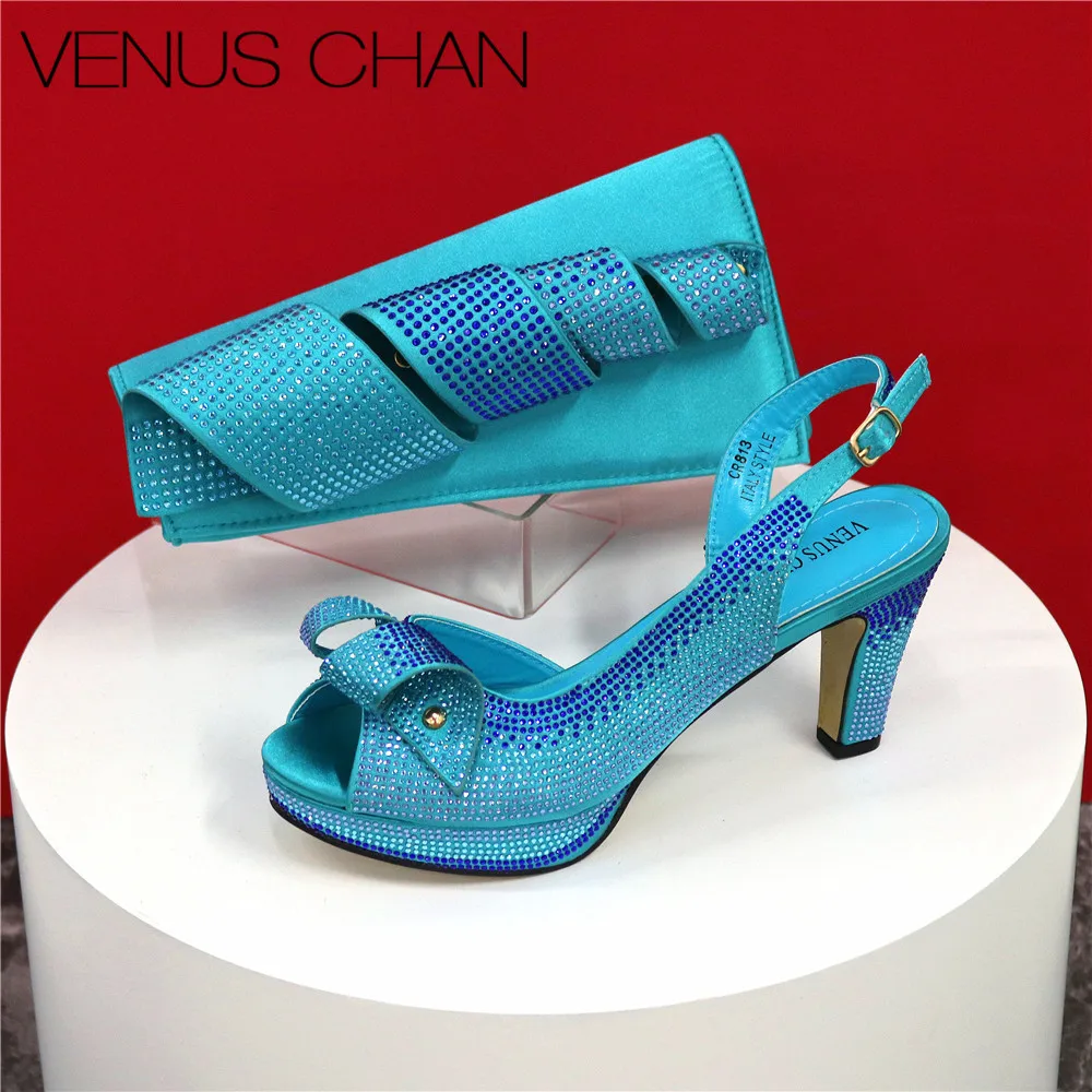 Mit Diamanten besetzte Taschen im italienischen Design und Schuhe mit hohen Absätzen sind edel und elegant voller Diamanten für die Hochzeit mit Banketten