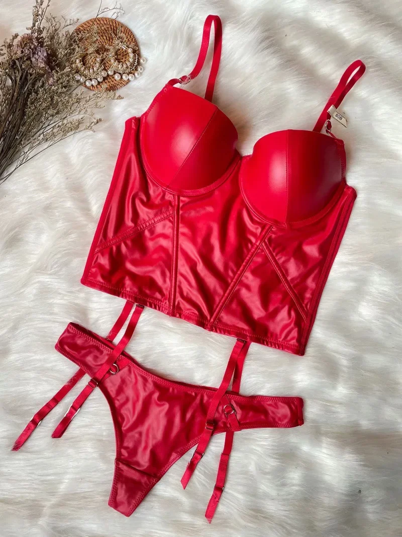 Sexy glänzendes, gerafftes BH-Höschen-Set aus Leder, kleines, knochenförmiges Body Shaper-Taillen-Unterwäsche-Set, rotes Bralette Image