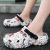 Herrenschuhe Sommer Luxus Sandalen Herren Hausschuhe Loch Schuhe Sommer EVA Outdoor Fashion Kopfbedeckung Sandalen Fahren Strandschuhe
