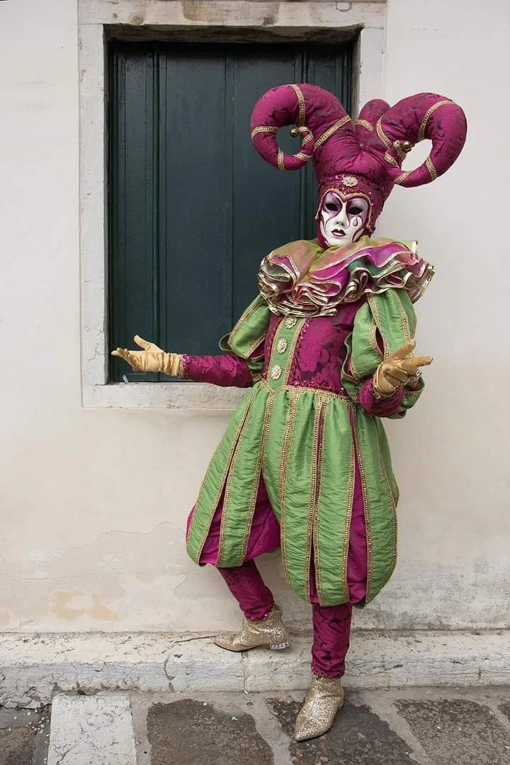 Mittelalterliche Renaissance Gericht Narr Kostüm Kostüm Overall Damen Herren Venedig Maskerade Clown Outfits mit Hut Set Image