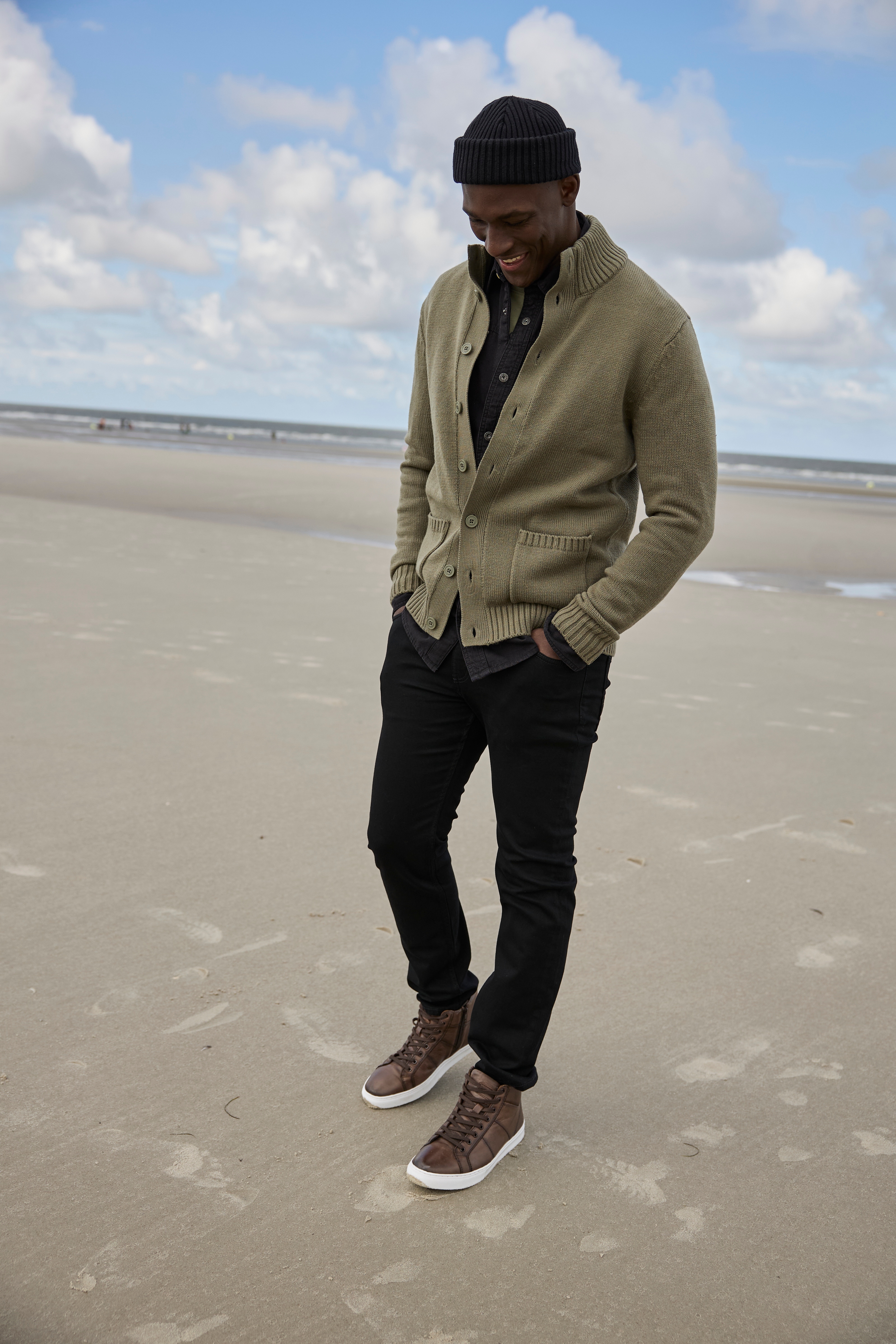 Strickjacke MAN'S WORLD "Neue Kollektion", Herren, Gr. XXL (60/62), grün (grün melange), Strick, Obermaterial: 80% Polyacryl, 20% Baumwolle, meliert, regular fit, Rippbündchen, Strickjacken, mit Taschen Image