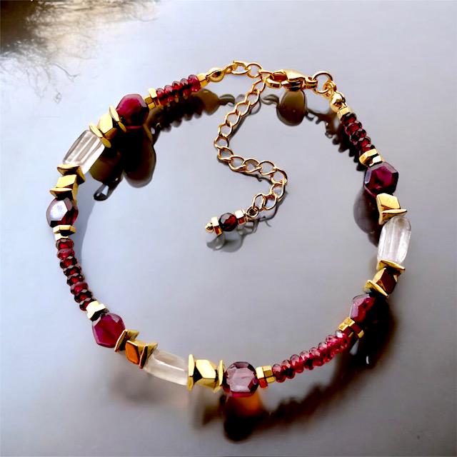 Bracciale con granato rosso, bracciale con pietre naturali rosse e oro, gioielli con granato naturale, bracciale placcato oro, bracciale elegante orig