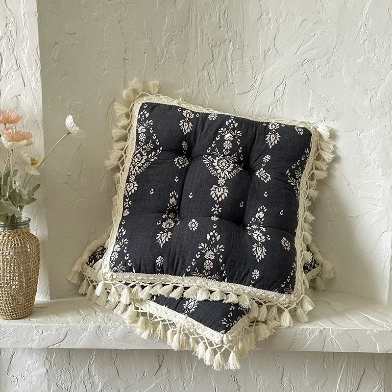 Europäisches bedrucktes quadratisches Kissen mit Quasten, verschleißfestes Stuhlkissen aus Baumwolle und Leinen für Sofa, 43 x 43 cm, einzelne Heimdekoration Image