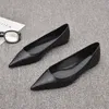 Frauen Wohnungen Schwarz Schuhe für Dame Kleine Größe 31 32 33 Große Größe 43 44 Spitzen Kopf Pu Leder Stein muster Sommer Frühling 2023