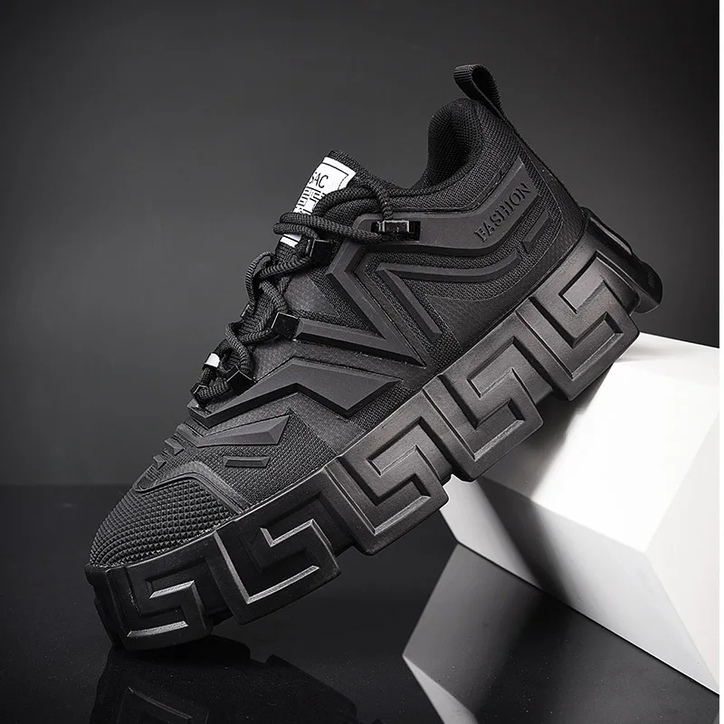 Lässige Sportschuhe für Herren, modische Skateboardschuhe mit dicken Sohlen, trendige und bequeme Herrenschuhe, geeignet für den Außenbereich