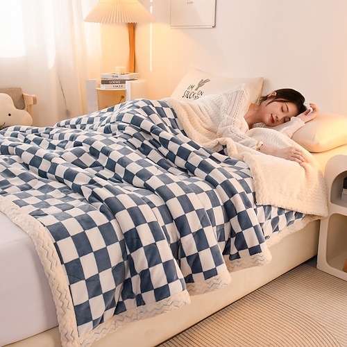 dicke 3-lagige gesteppte Milchsamtdecke mit aufgedrucktem Design, weicher, gemütlicher Überwurf fürs Nickerchen im Büro, Bett oder als Geschenk, warme Winterdecke Image