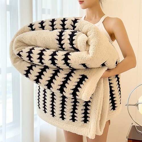 Luxuriöse, dicke Plüsch-Überwurfdecke, warme, weiche Flanelldecke für den Winter, gemütliche Fleece-Sofadecke, Bettdecke für ein Nickerchen, als Dekoration für Wohnzimmer und Schlafzimmer Image