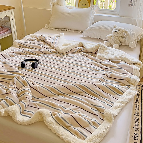 Plüschige Milchsamtdecke, dicker Korallenfleece-Überwurf für Büro, Schlafsaal, Nickerchen oder Bett, weiche, gemütliche kleine Herbst-Winter-Decke Image