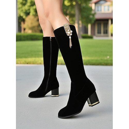 Rote kniehohe Damenstiefel mit klobigem Blockabsatz und Perlenquastenverzierung, elegante Stiefel für Weihnachtsfeiern und Feiertage für Winteroutfits Image