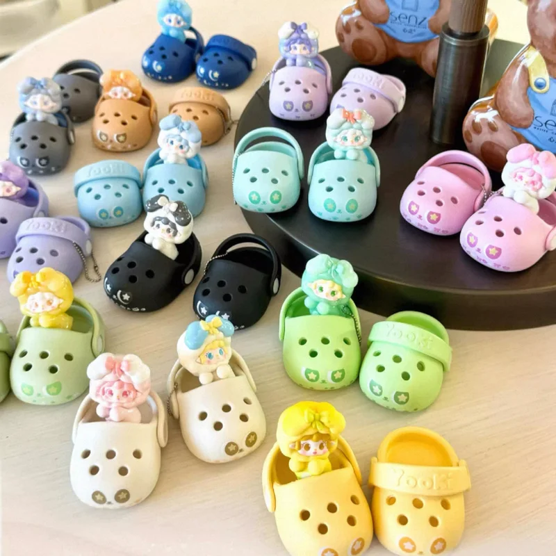 Kawaii Yooki Sauerstoff Nette Höhle Höhle Schuhe Serie Blind Box 400% Körper Baby Schuhe Taschen Hängende Ornamente Mädchen Geburtstag Geschenk Spielzeug