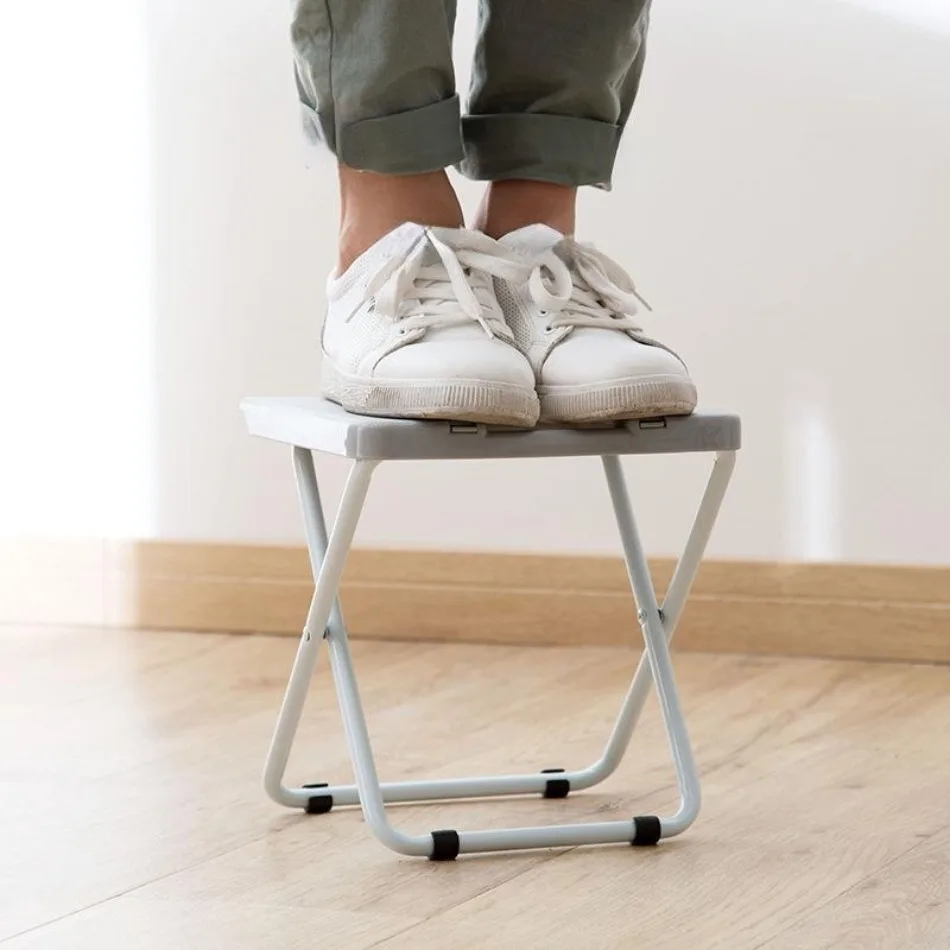 1 Stück neuer tragbarer Campingstuhl, zusammenklappbarer Fußhocker, kompakter Sitz, Mini, leichter faltbarer Hocker für Reisen, Strand, Rasen, Outdoor