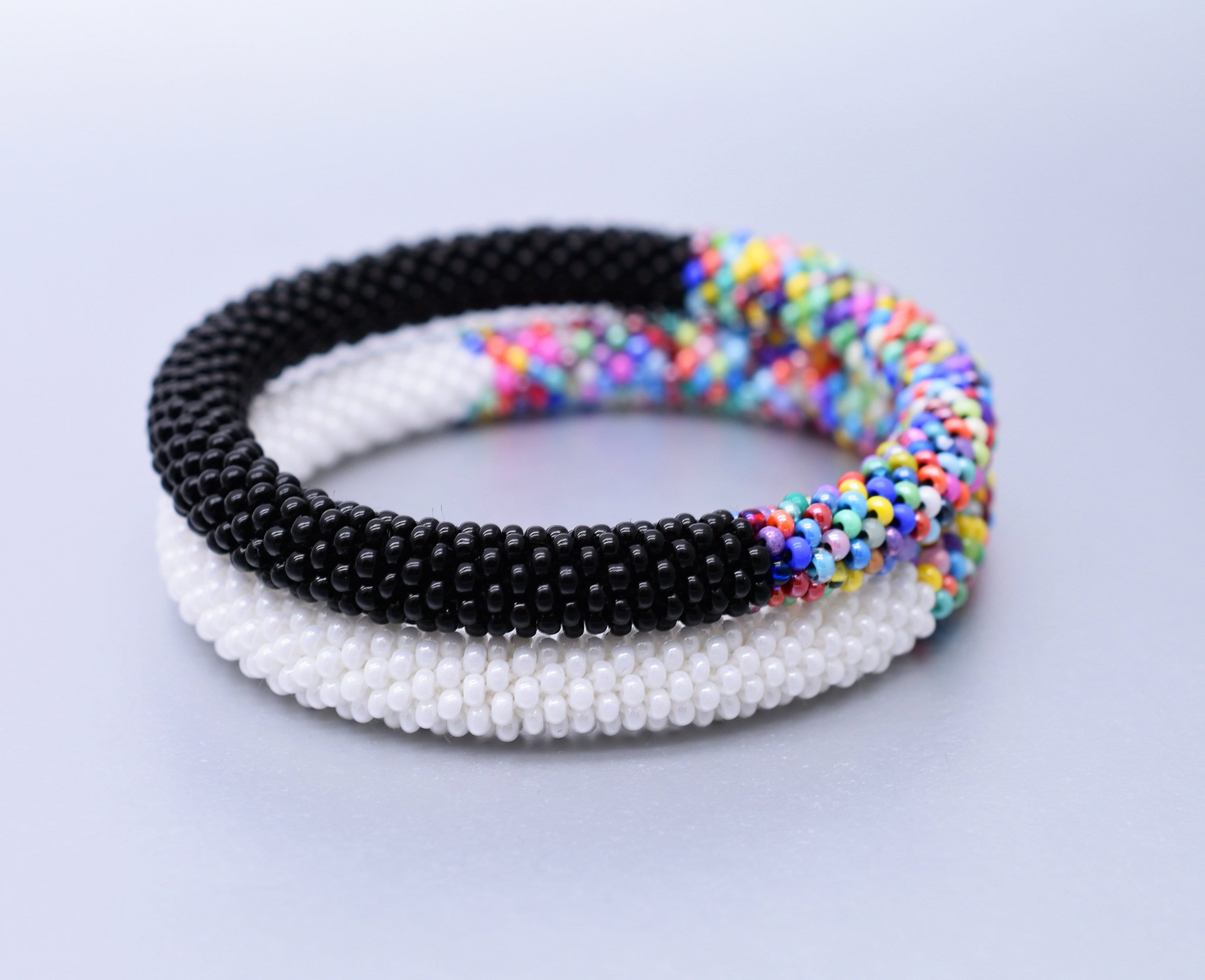 Buntes Armband, Perlenarmreif, handgemachte Armreifen, wählen Sie Ihre GRÖSSE für Kinder, Damen oder Herren. Gehäkeltes Armband im Nepalstil