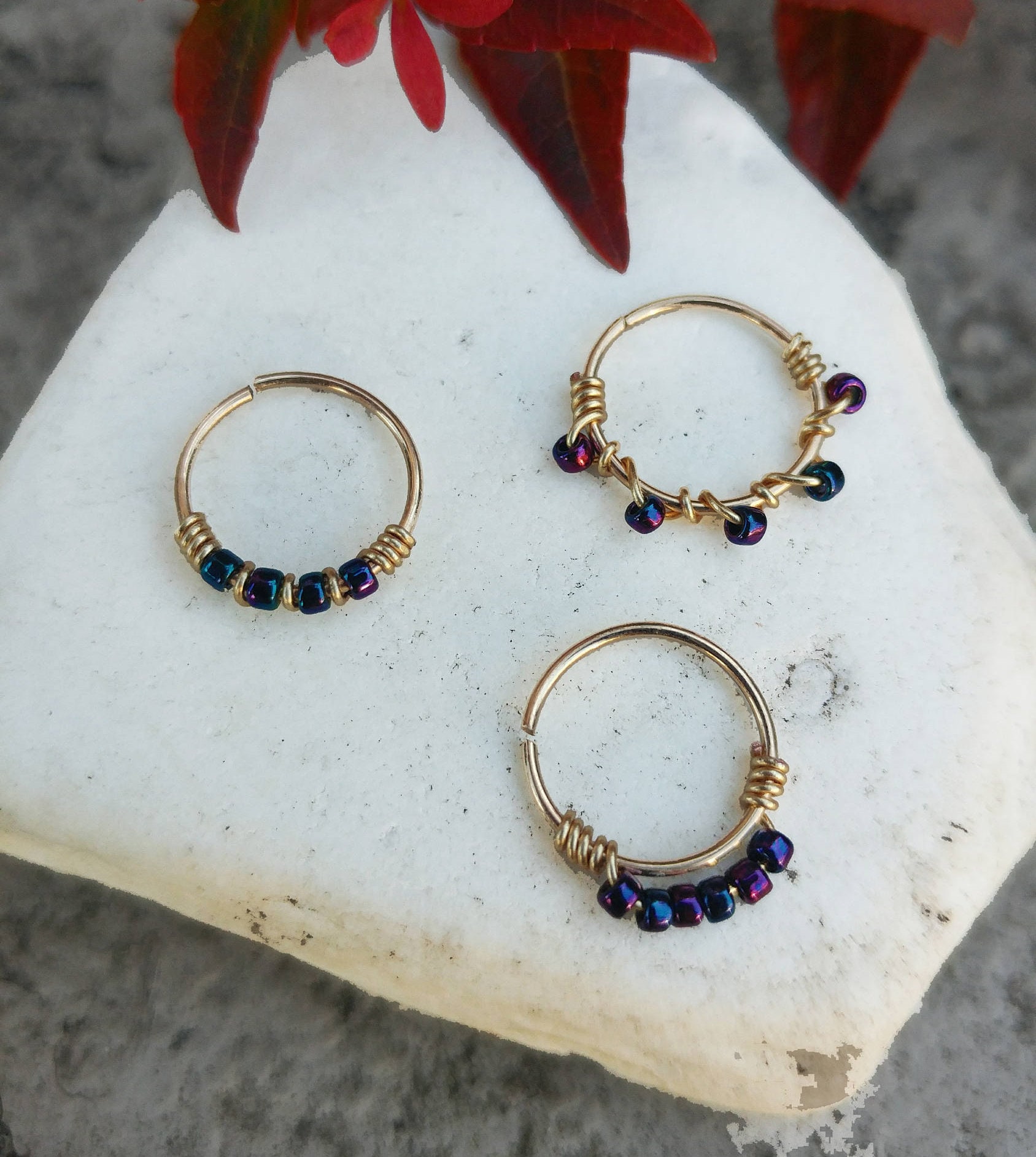 Stern Nasenring, kuschelige kleine Hoop, Nase Ring Hoop, dünne Nase Hoop, Daith Schmuck Ohrring, Hoop Nasenring, Nase Hoop mit Perlen, Lila Nasenring