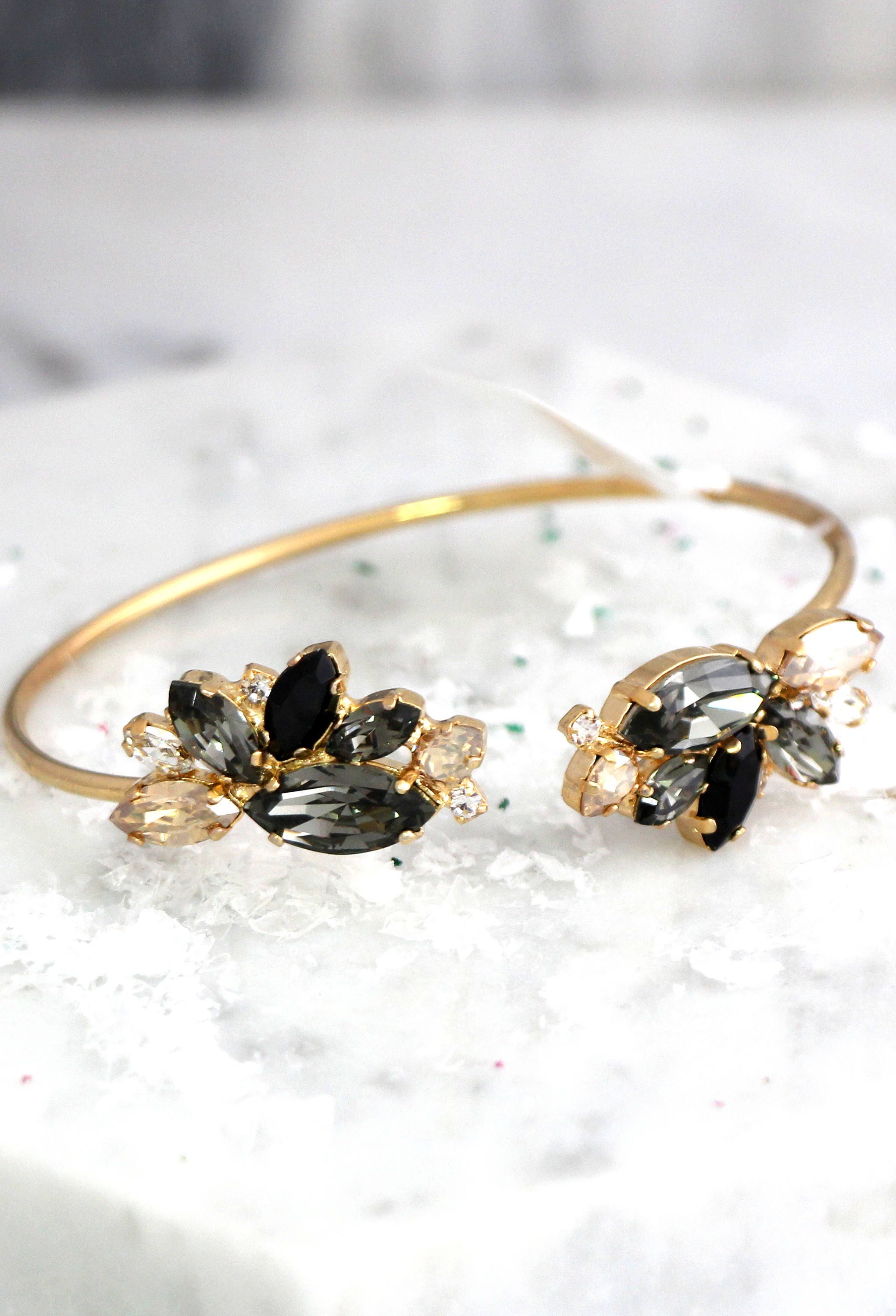 Graues Armband, Braut Hochzeit Armband, Grau Kristall Braut Armband, Champagner Schwarz Armband, Brautjungfern Schmuck, Offenes Manschette Armband