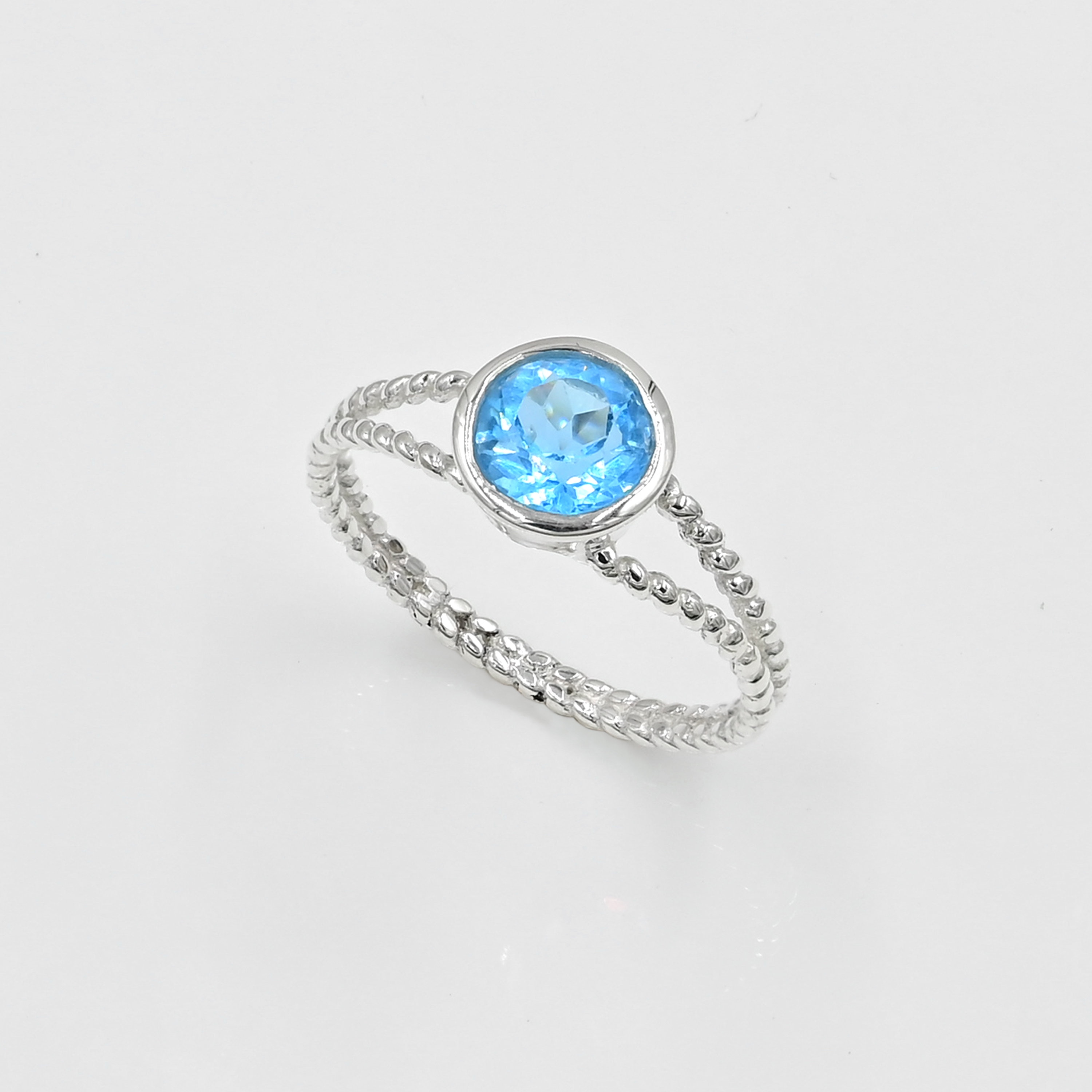 7 MM Natürlicher Schweizer Blautopas Ring, 925 Sterling Silber, Solitär Ring, Dezember Geburtsstein, Verlobungsring, Geschenk für Sie