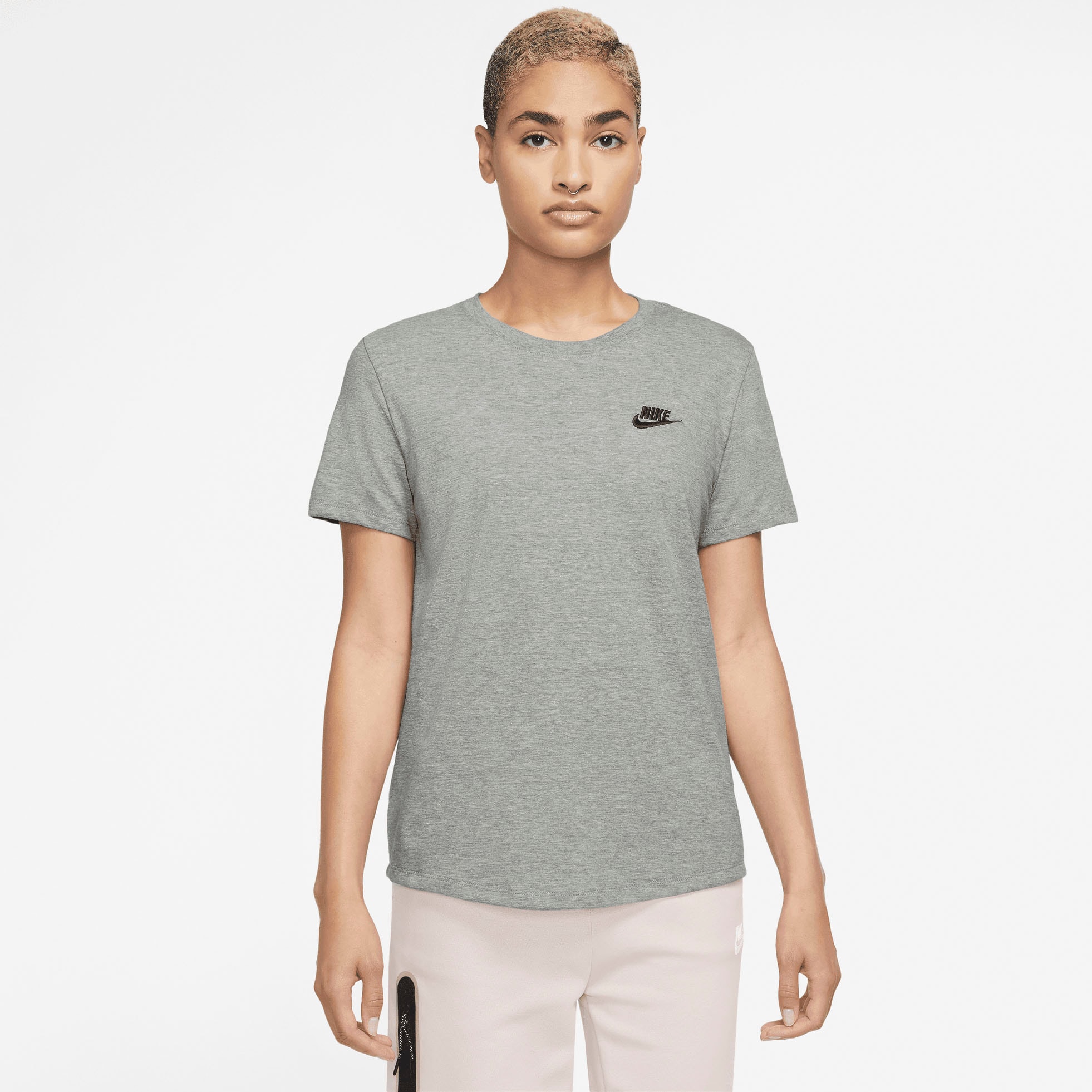 T-Shirt NIKE SPORTSWEAR "W NSW CLUB SS TEE", Damen, Gr. M, grau (dk grau heather), Obermaterial: 100% Baumwolle, normal, Rundhals, Shirts Image