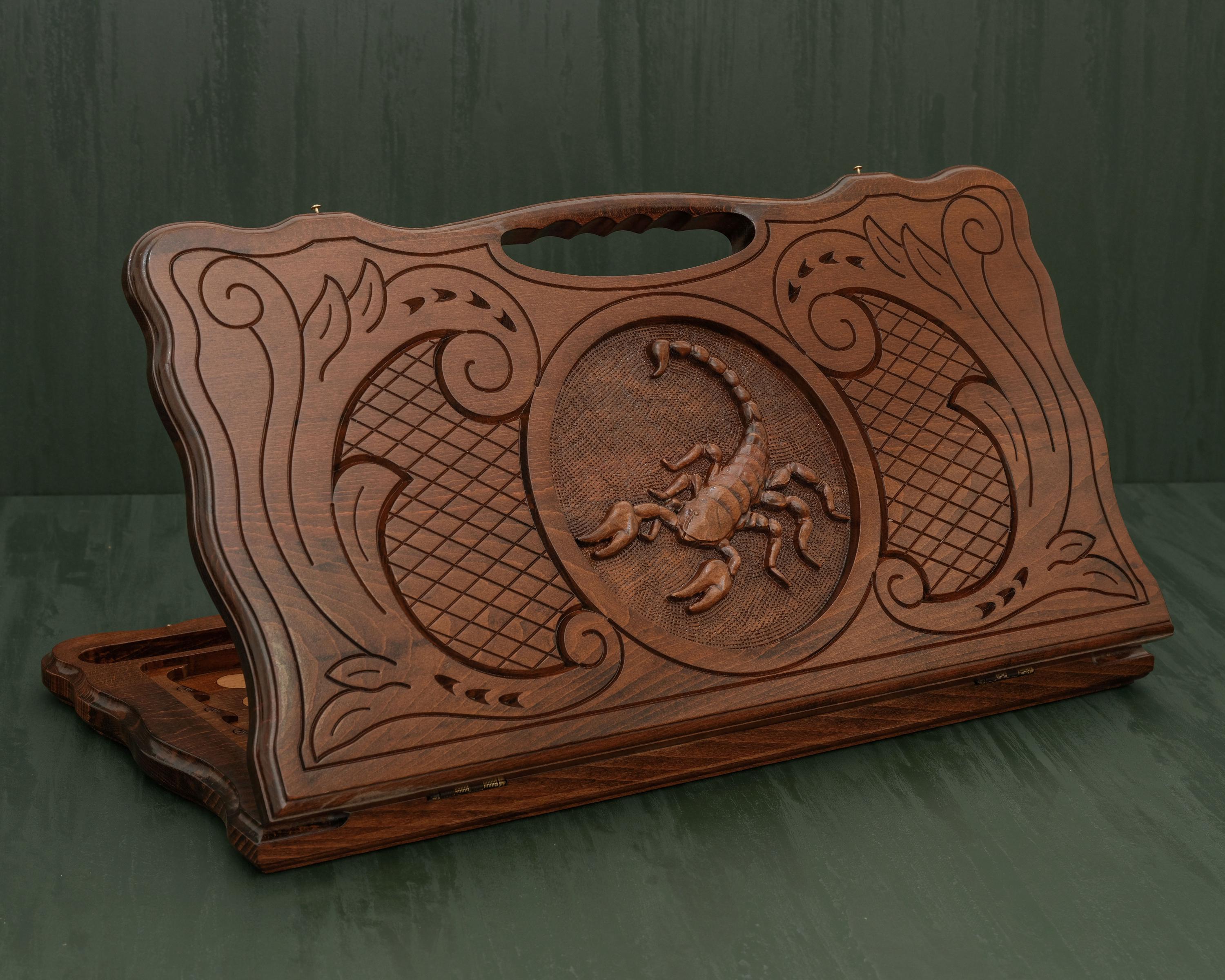 Scacchiera e backgammon in legno fatti a mano con scorpione inciso, regalo personalizzato per gli amanti dei giochi da tavolo, dama, tavli, set di sca
