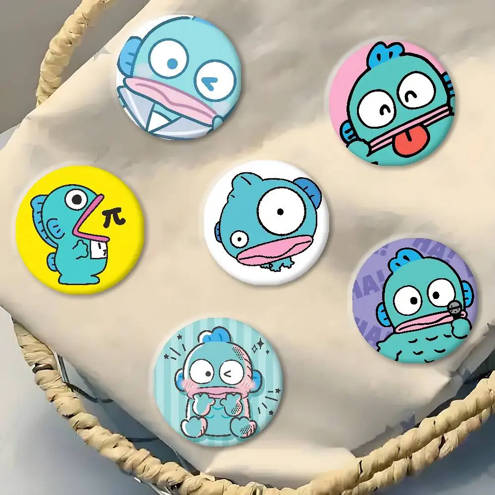 S-Sario H-Hangyodon Abzeichen Periphere Anstecknadeln Weißblech Runde Brosche Für Umhängetasche Zubehör Souvenir Geschenke Image