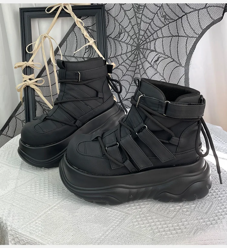 2026 Goth Dark Punk Rock Muffin Damen-Plateau-Schuhe, Schwarz Matt, Knöchelhohe Stiefeletten mit Klettverschluss und seitlicher Schnalle, 7 cm