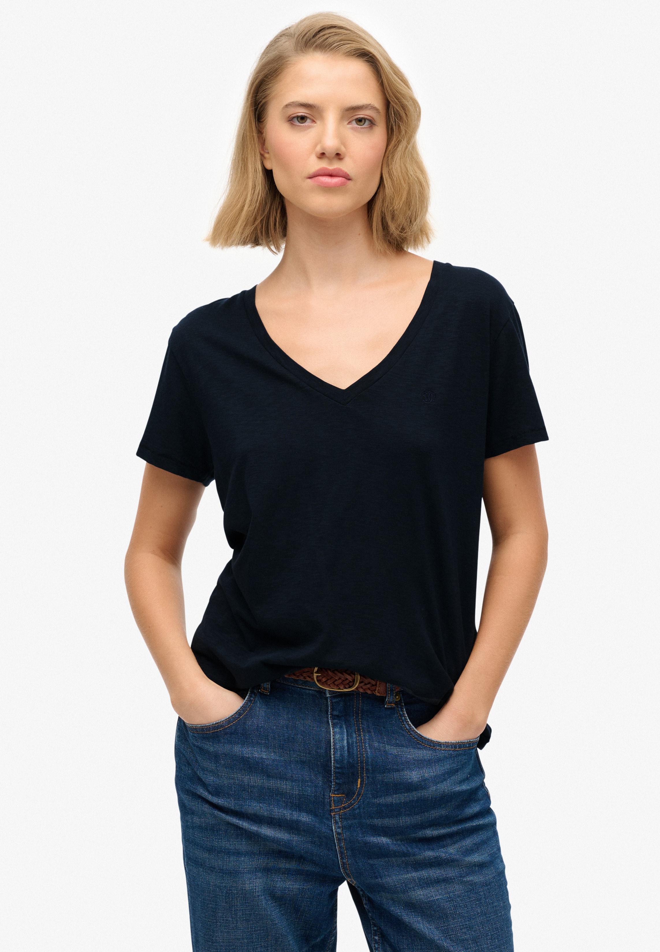 T-Shirt SUPERDRY "STUDIOS SLUB EMB VEE TEE", Damen, Gr. S, blau (eclipse navy), Single Jersey, Obermaterial: 60% Baumwolle, 40% Lyocell, unifarben, regular fit normal, V-Ausschnitt, Shirts T-Shirt, Baumwollmischung, relaxed fit