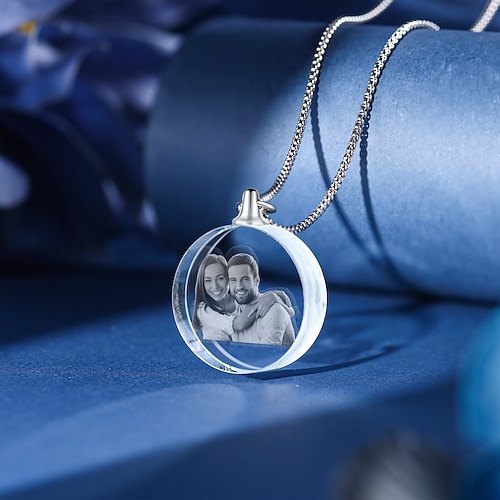 Personalisierte 2D Kristall-Halskette Individuelles Bestes Geschenk für Mama – Individuell graviertes Foto-Pendant für Andenken-Geschenke Ideal für den Muttertag Geburtstag oder Jubiläum Image