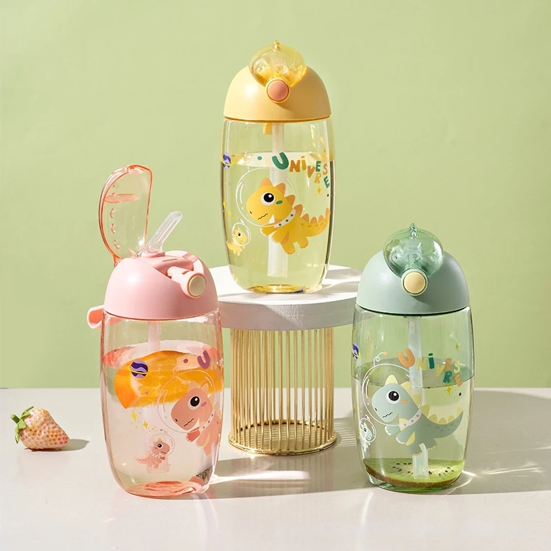 600 ml süßer und langlebiger Cartoon-Dinosaurier-Schnabeltasse, BPA-frei, tragbare Outdoor-Wasserflasche, kreativer Fütterungsbecher mit Strohhalmen und Deckel Image