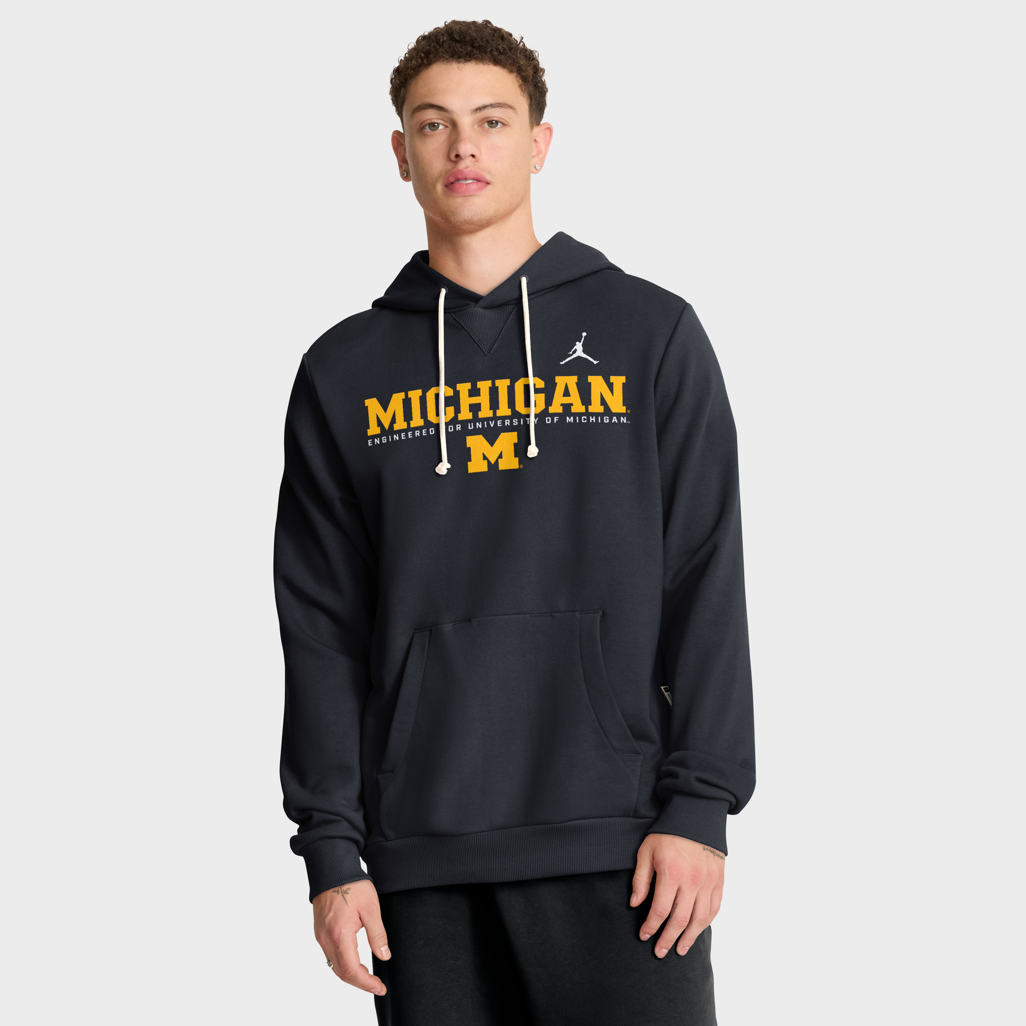 Jordan Brand Michigan Wolverines 2025 Sideline Standard Issue Dri-FIT Hoodie für Herren, Marineblau Image