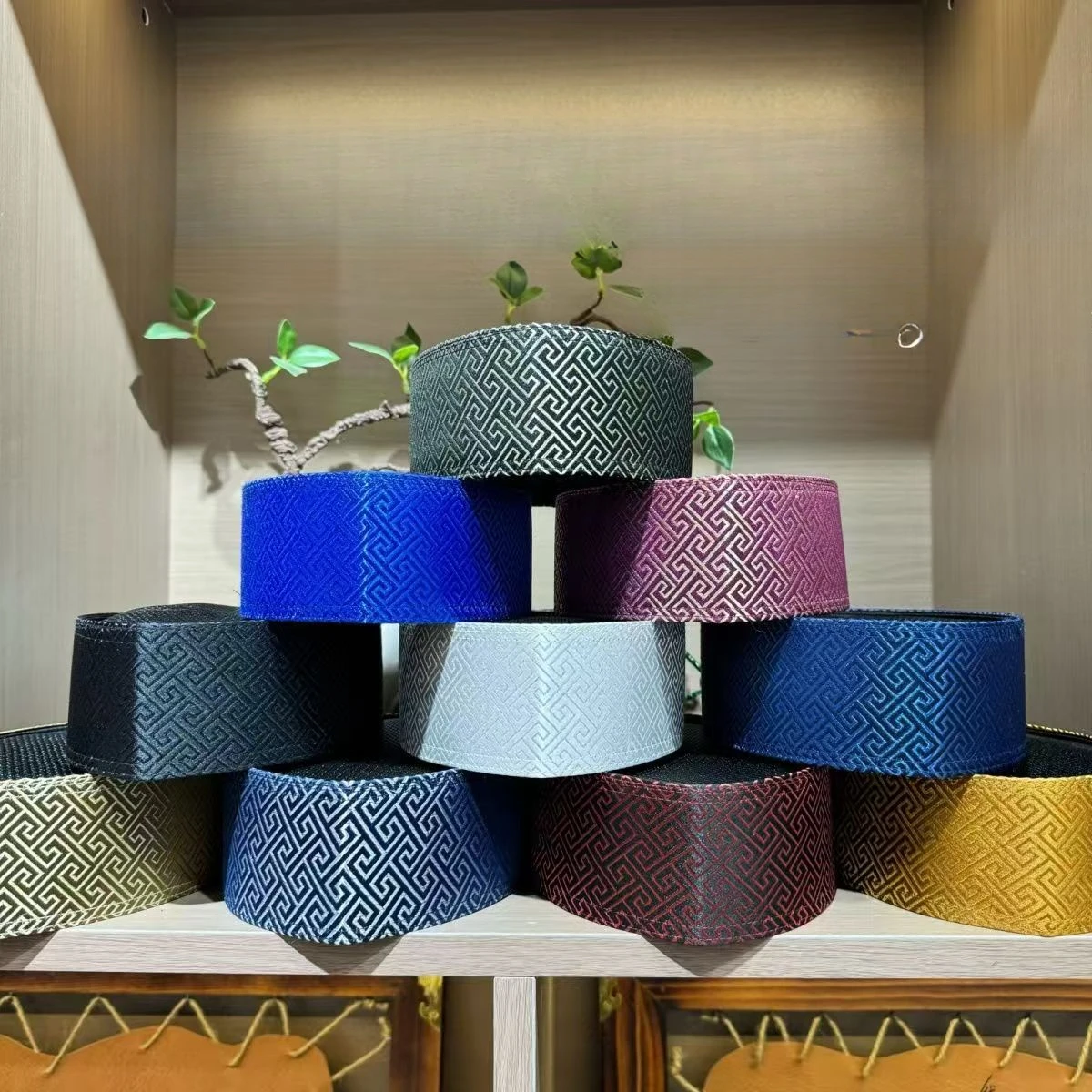 Neue Ankunft Malaysische Boot Hüte für Männer Rote Kappen Arabisch Elegante Hochzeit Party Eid Gebet Hijab Headwraps Frühling Kufi Dubai Hut
