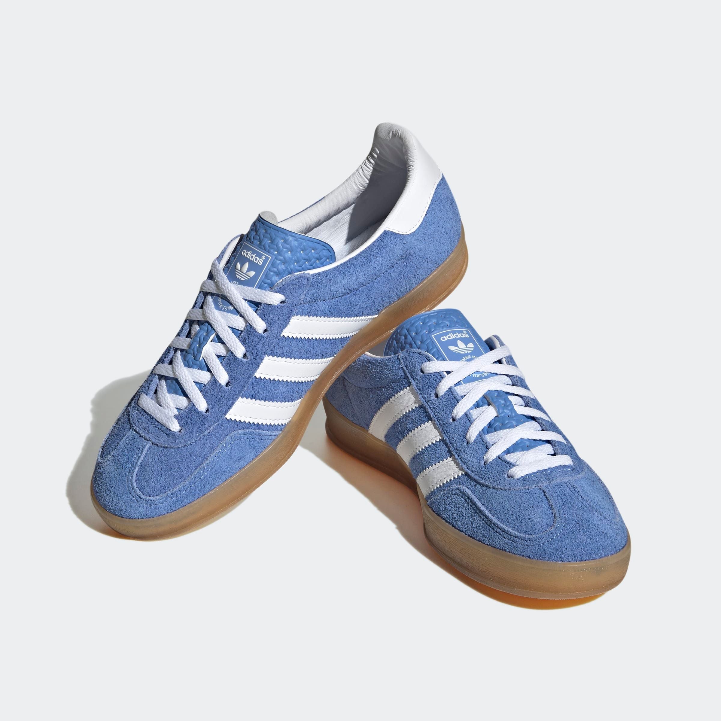 Sneaker ADIDAS ORIGINALS "GAZELLE INDOOR", Damen, Gr. 36, blau fusion, cloud weiß, gold metallic, Leder, Synthetik, Schuhe Sneaker